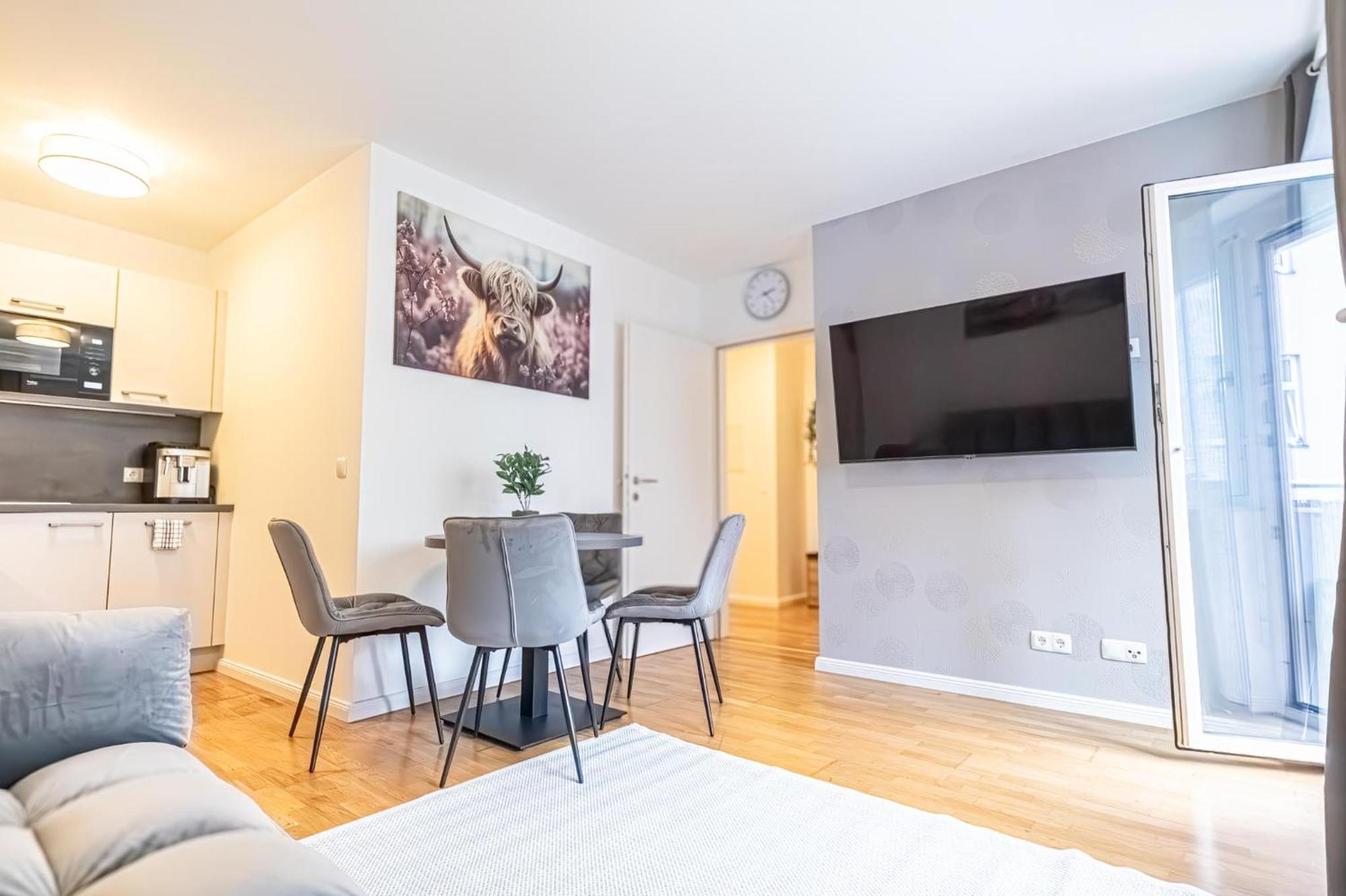 9-min To Center, Comfy 1br And 1lr With Balcony Viena