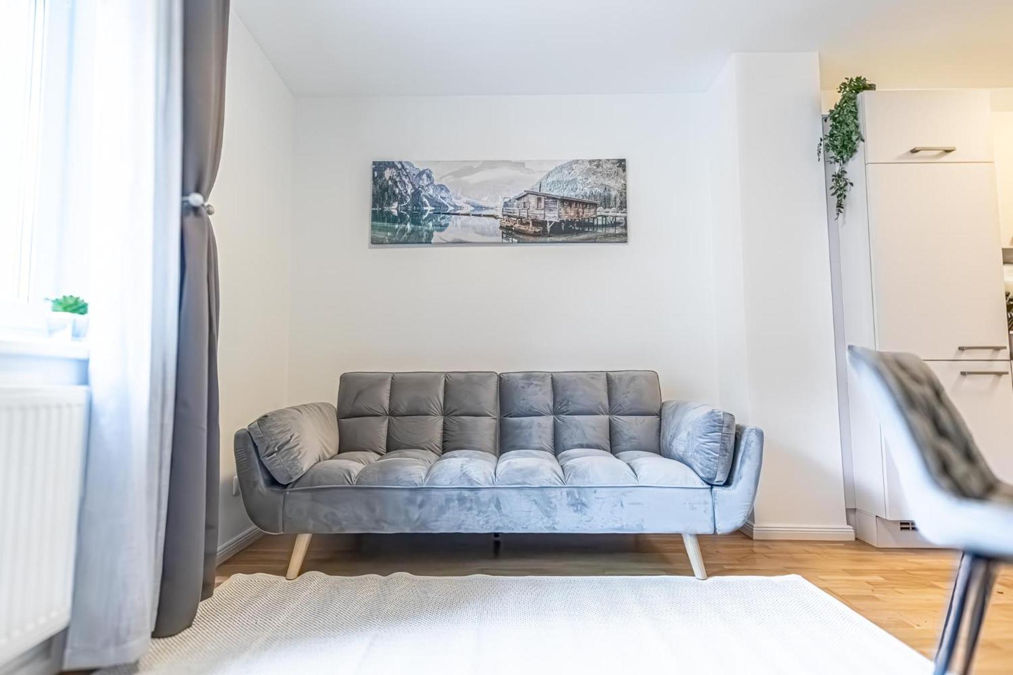 9-min To Center, Comfy 1br And 1lr With Balcony Apartament Viena