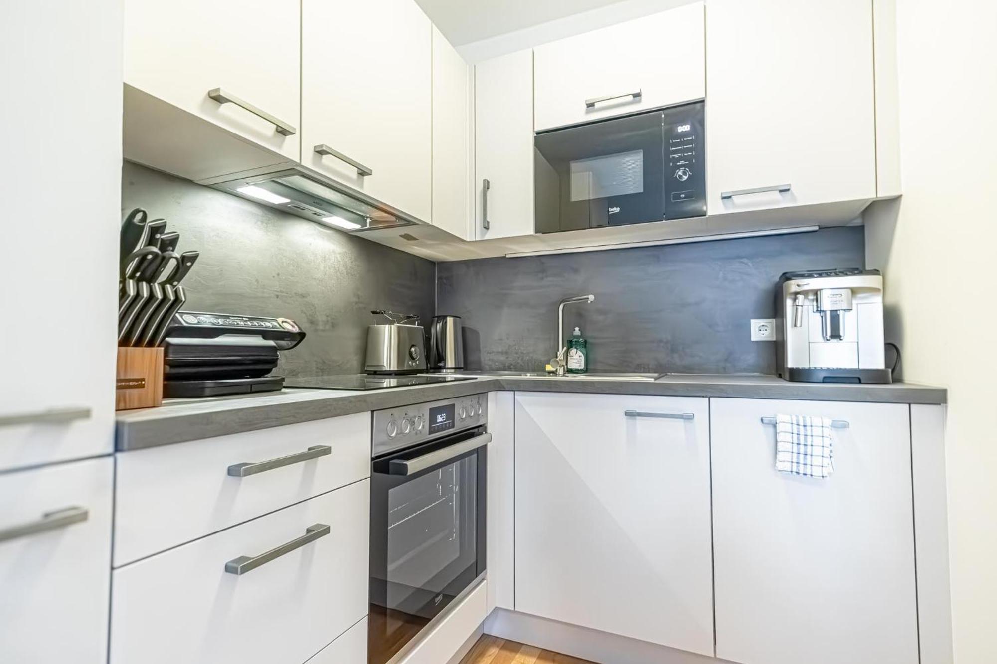 Apartament 9-min To Center, Comfy 1br And 1lr With Balcony *